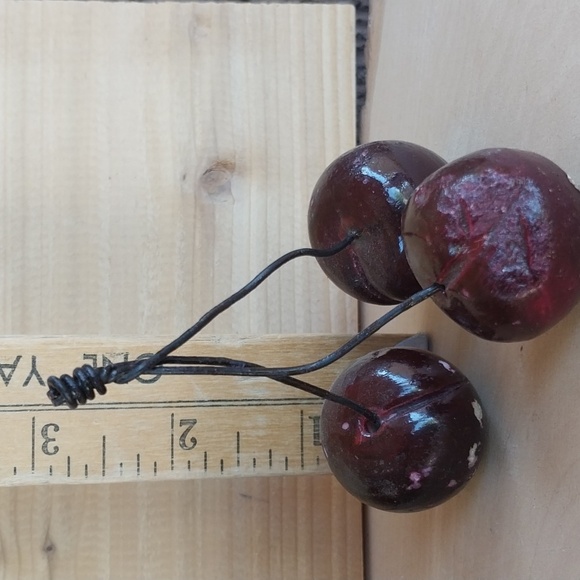 Italian Alabaster Hand Painted Cherry Bunch Realistic Stone Fruit Carved Vintage - Picture 6 of 8